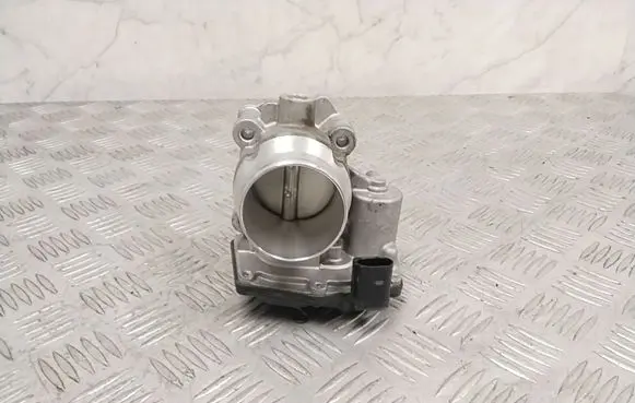 Volvo XC40 Throttle valve 31465702AA