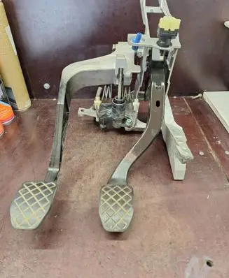 Skoda Superb B5 (3U) Pedal assembly 8D1721117N