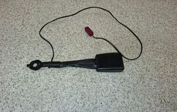 Ford Fiesta Front seatbelt buckle C1BBB61208BB C130416 34141877
