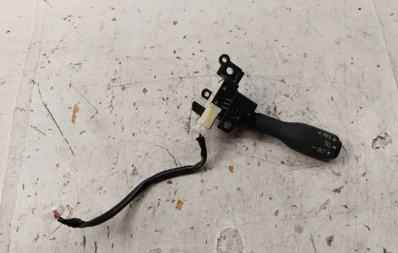 Toyota Avensis T270 Cruise control switch 8463205010 554102