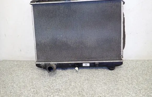 Suzuki Swift I Coolant radiator
