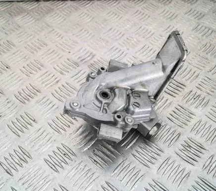 Toyota Avensis T270 Oil pump 151000T040