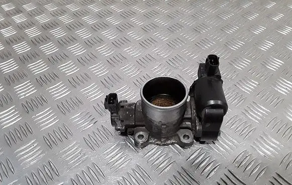Toyota Corolla Verso E121 Throttle valve 0R010