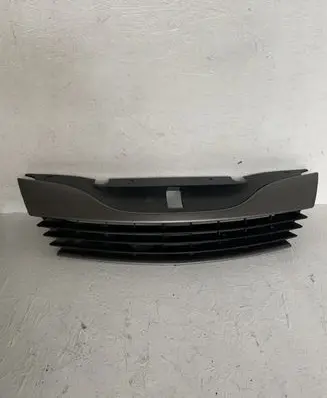 Renault Laguna II Front bumper upper radiator grill