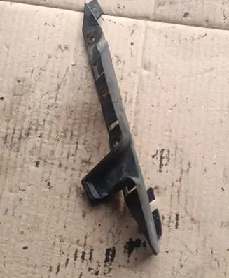 BMW 5 E60 E61 Front bumper mounting bracket 51117033706 7033706