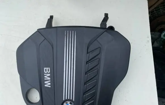 BMW X5 E70 Engine cover (trim) 13717812061 01102103104105 7812063