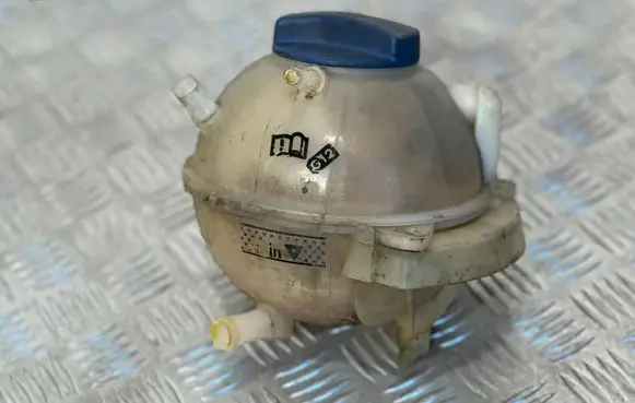 Volkswagen II LT Coolant expansion tank/reservoir 2D0121129B