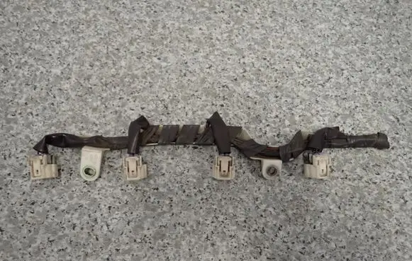 Toyota RAV 4 (XA20) Fuel injector