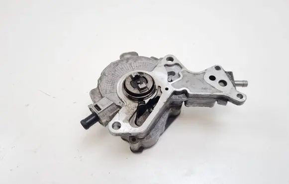 Volkswagen Polo IV 9N3 Vacuum pump 038145209H