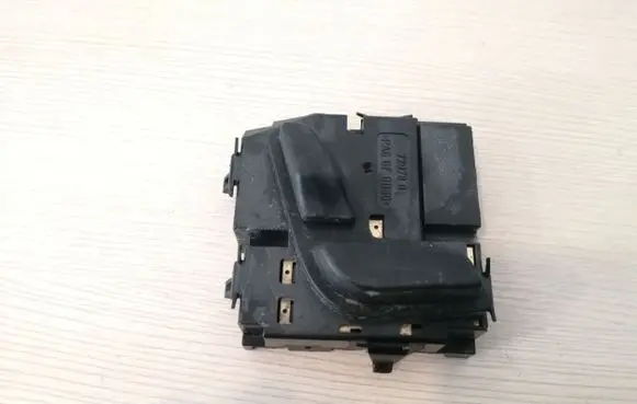 Mercedes-Benz C W204 Seat control switch A2048701958