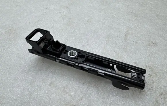 Tesla Model Y Seat belt height adjuster 1068130C1B 640754100B CZ722002300XFH