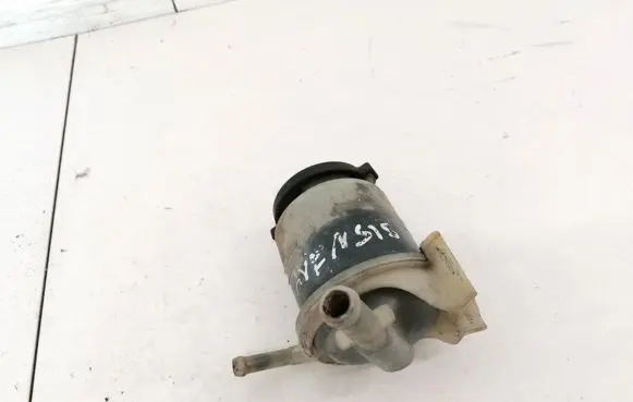 Toyota Avensis T250 Power steering fluid tank/reservoir