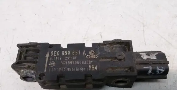 Audi A4 S4 B7 8E 8H Airbag deployment crash/impact sensor 8E0959651A