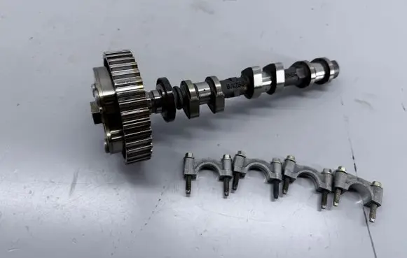 Ford Focus Camshaft E3BG6C525BA