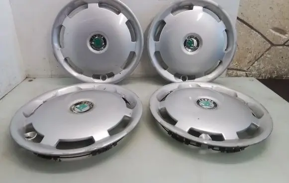 Skoda Octavia Mk1 (1U) R15 wheel hub/cap/trim 1U0601147C