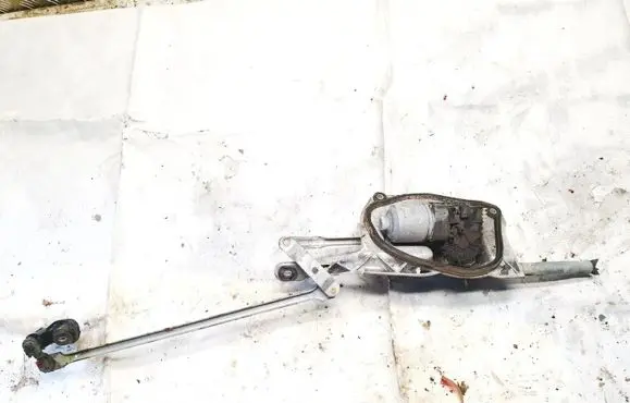 Opel Astra H Front wiper linkage and motor