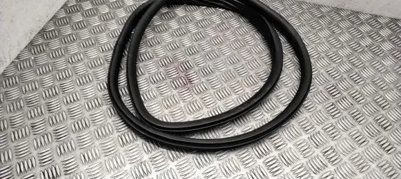 Volvo V70 Rear door rubber seal (on body) 