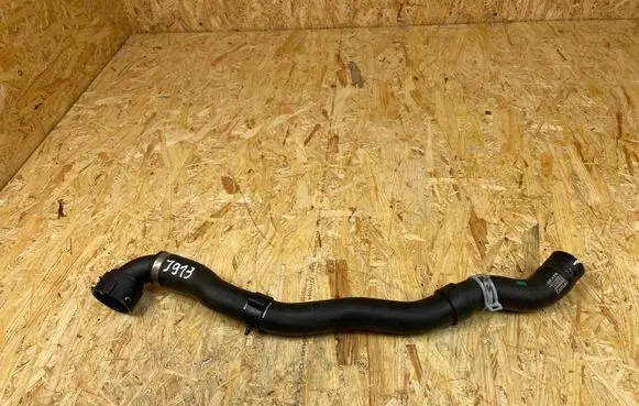 Volvo XC40 Engine coolant pipe/hose 32222081