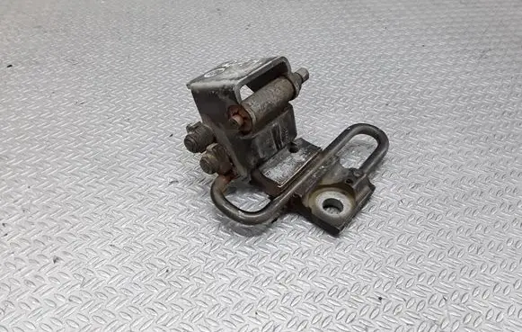 Skoda Octavia Mk1 (1U) Front door lower hinge 