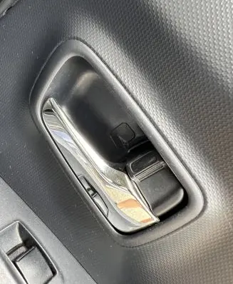 Peugeot 4007 Rear door interior handle