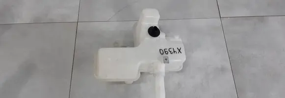 BMW i3 Windshield washer fluid reservoir/tank 61667304020