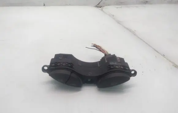 Ford Focus Windscreen/window heater switch YS4T19A945BA