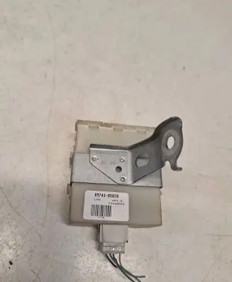 Toyota Avensis T250 Door control unit/module 8974105070 73668012