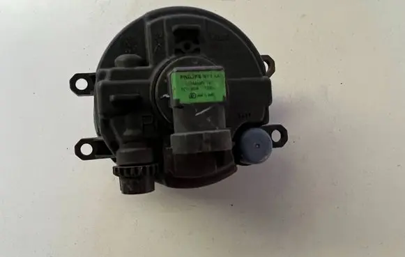 Toyota Avensis T250 Front fog light 812100D040 99204021 8920402