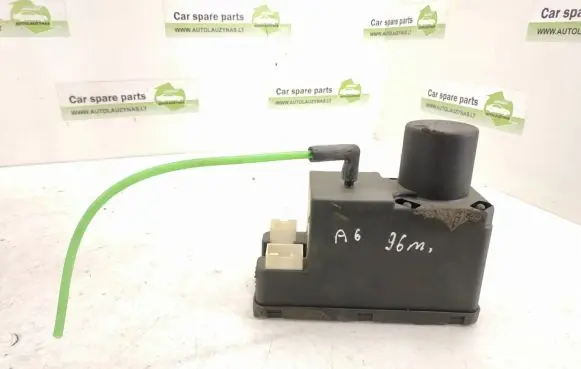 Audi A4 S4 B5 8D Central locking vacuum pump 4A0862257J