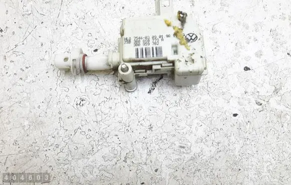 Volkswagen PASSAT B5.5 Central locking motor 