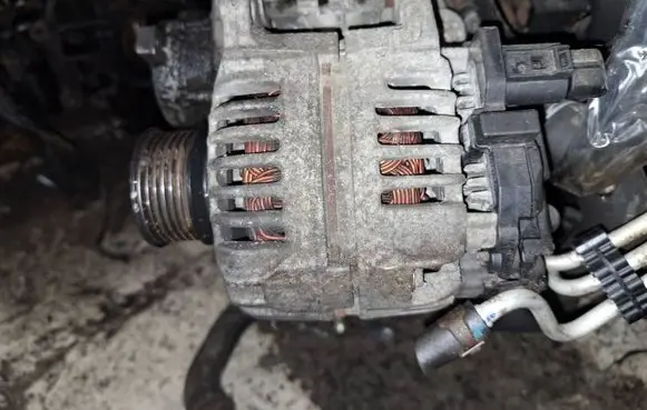 Volkswagen Caddy Generator/alternator 06f903023g
