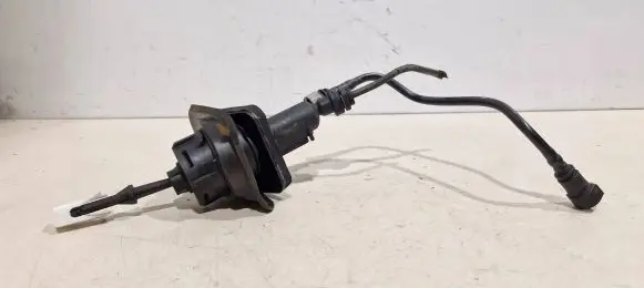 Ford Focus Clutch master cylinder Kg19300