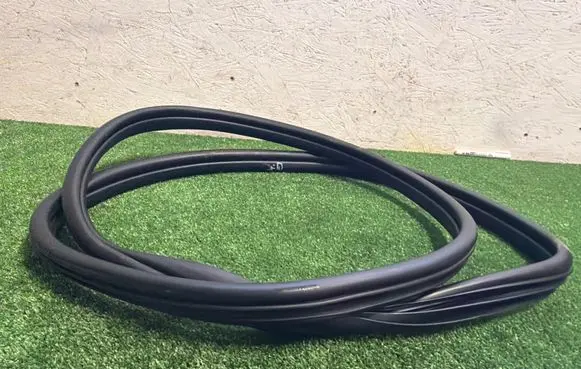KIA Niro Rubber seal rear door