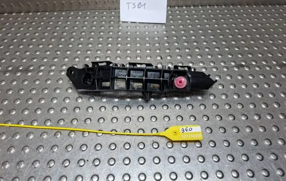 Toyota Prius (XV60) Front bumper mounting bracket S27730330 5211547060