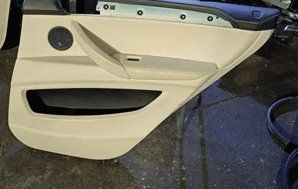 BMW X5 E70 Rear door card panel trim 773201 T0027370 0111158