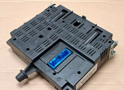 Fiat 500 Bluetooth control unit module 50523953 LXYUWNUC1 10R030427