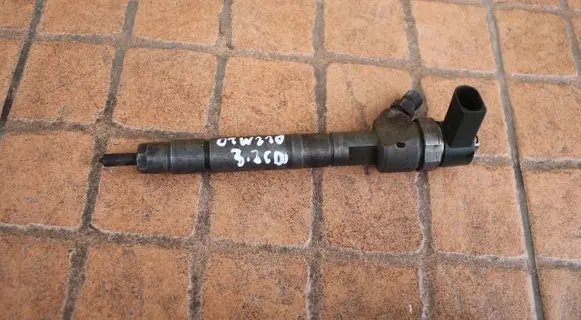 Mercedes-Benz E W210 Fuel injectors set 0445110096