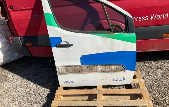 Peugeot Partner Front door