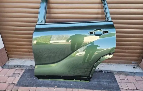 Toyota Highlander XU70 Rear door 