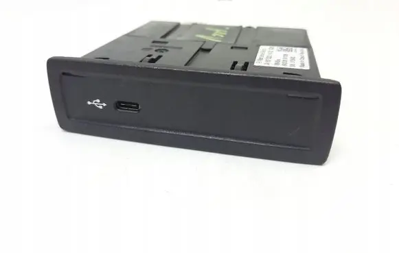 Mercedes-Benz GLE W167 USB socket connector A1678201402