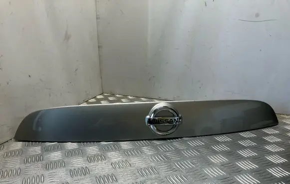 Nissan Juke I F15 Trunk door license plate light bar 90868BV80A