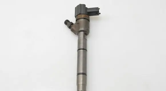 Hyundai i40 Fuel injector 338002A800