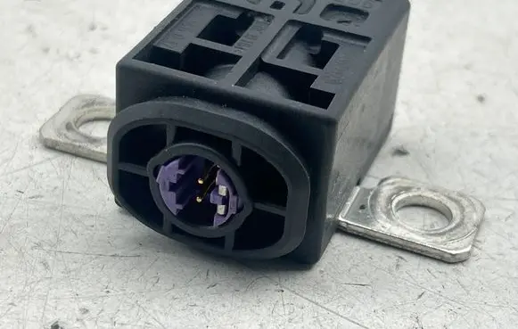 Audi A4 S4 B8 8K Battery relay fuse 4F0915519