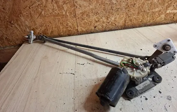 Nissan Terrano Wiper motor 964967 9390332384