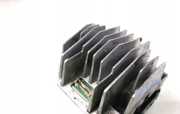 BMW 2 F46 LED ballast control module 1305715322