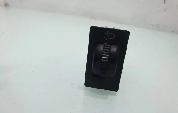 Toyota Corolla Verso AR10 Headlight level height control switch 37139