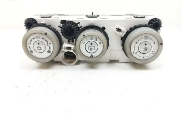 Mitsubishi Colt Climate control unit 69667301