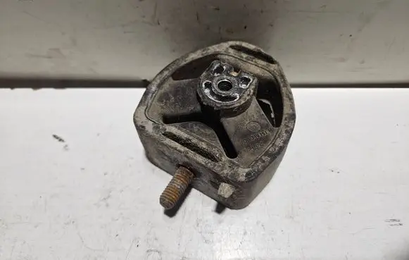 Audi A4 S4 B5 8D Gearbox mount 8D0399151H