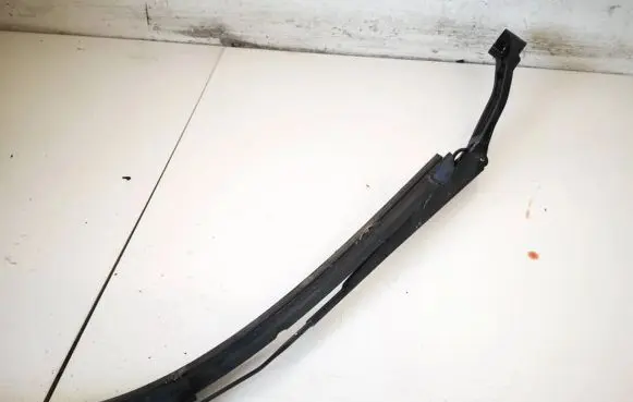 Mitsubishi Lancer Front wiper blade arm