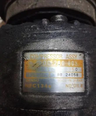 Volkswagen PASSAT B5.5 Air conditioning (A/C) compressor (pump) 8D0260808 8B24058 8350